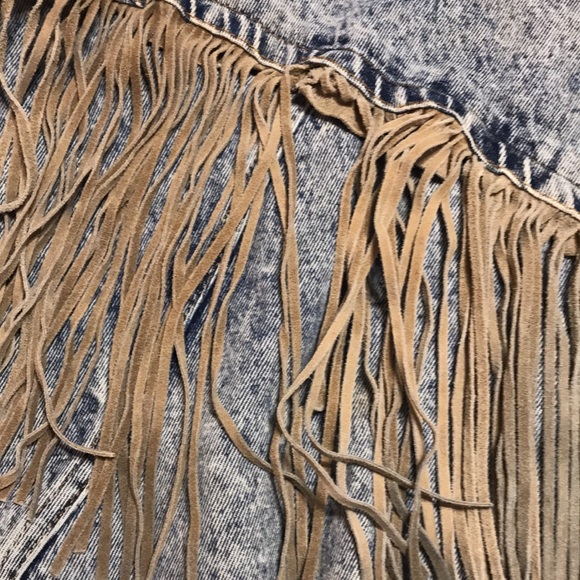 East West Acid Washed Fringed Denim Jacket Vintage Size Medium Distressed - Picture 13 of 14